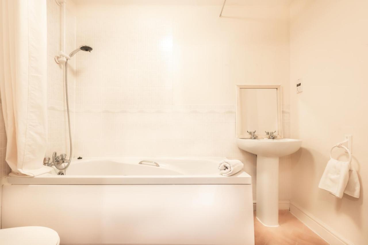 Best Price! 2 Bed City Centre - 4 Single Beds Or 2 Super King, Smart Tvs, Sofa Bed & Free Secure Parking Southampton Eksteriør billede