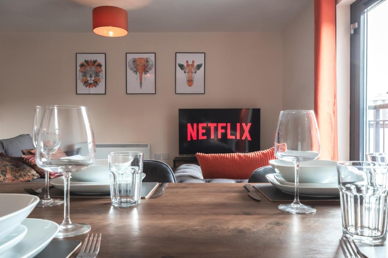 Best Price! 2 Bed City Centre - 4 Single Beds Or 2 Super King, Smart Tvs, Sofa Bed & Free Secure Parking Southampton Eksteriør billede
