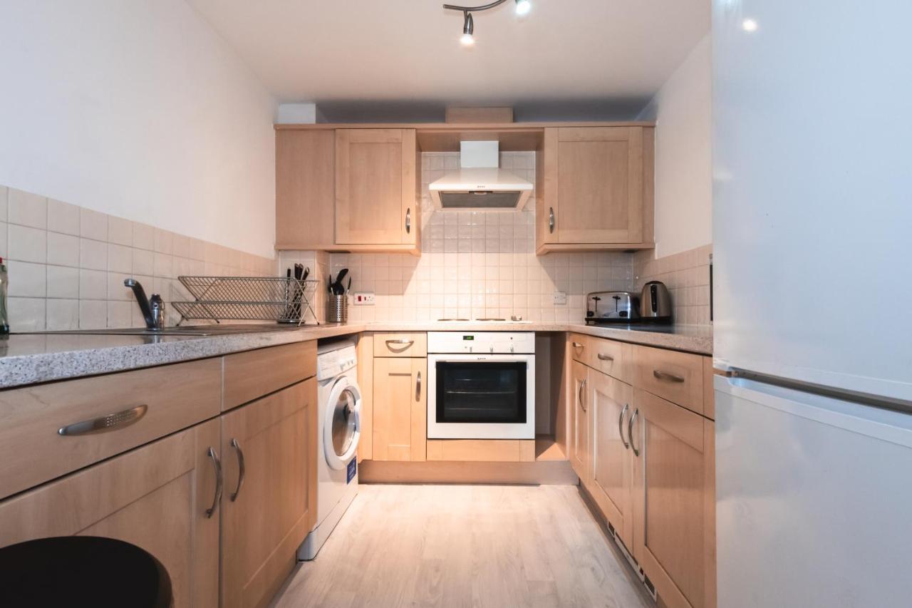 Best Price! 2 Bed City Centre - 4 Single Beds Or 2 Super King, Smart Tvs, Sofa Bed & Free Secure Parking Southampton Eksteriør billede